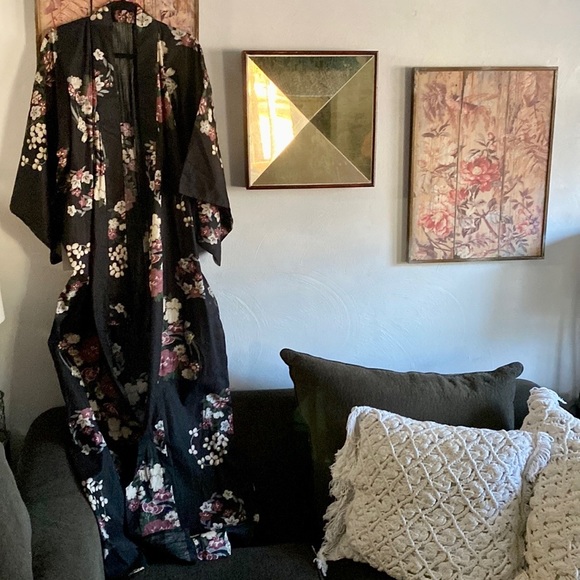 NWT VINTAGE JAPANESE KIMONO ROBE OVERSIZED KIMONO SLEEVE MAXI DRESS ROBE OSFM - Picture 2 of 16